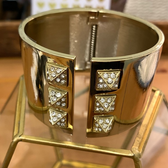 Victoria's Secret Jewelry - NWOT Victoria's Secret Clamper Bracelet with pyramid rhinestones accents